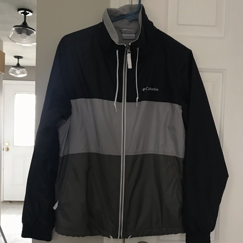 COLUMBIA RAIN JACKET.